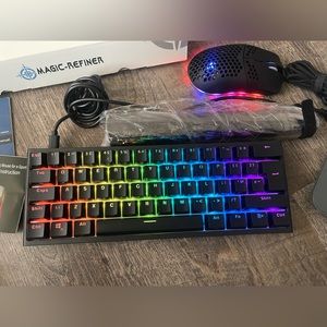 Magic-Refiner MK 25 RGB Backlight Keyboard/Mouse/Pad 62 keys 60% scale- new